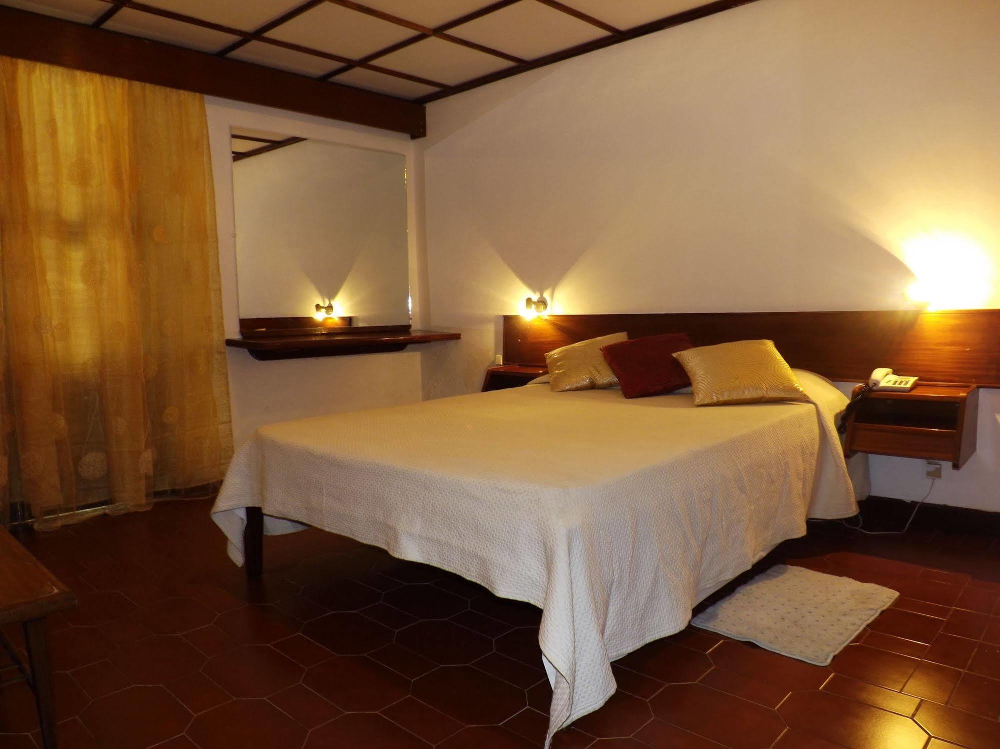 Avenida Hotel